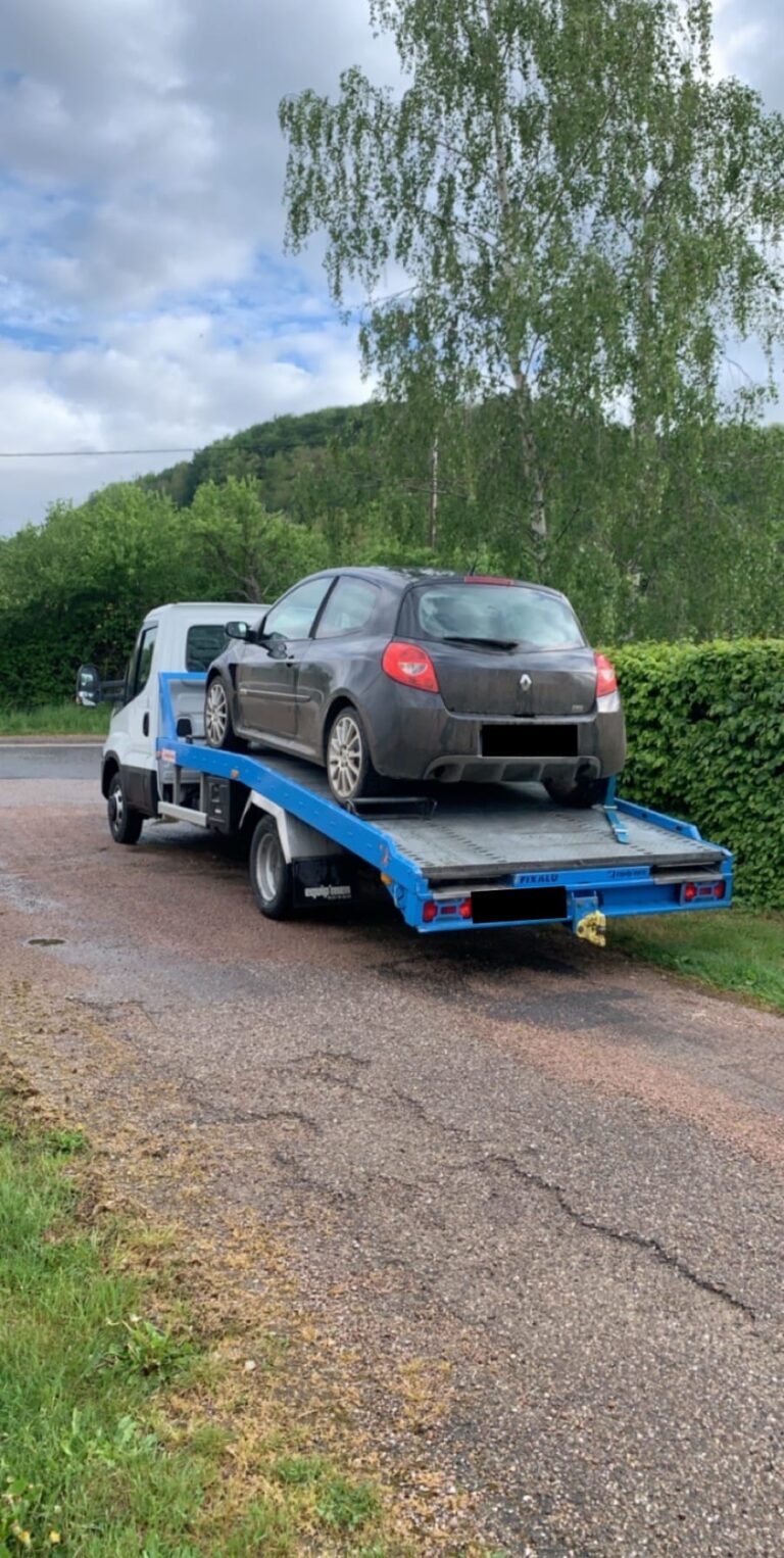 Clio remorquée